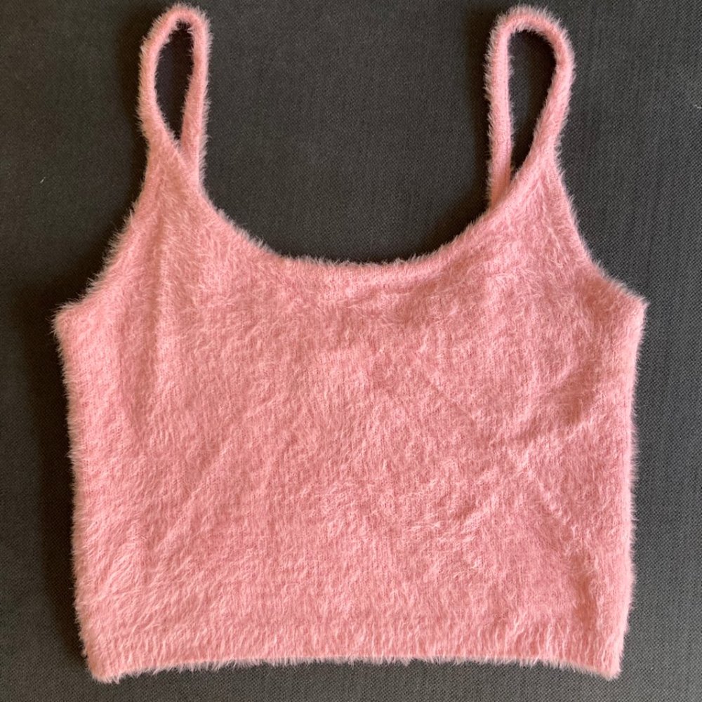Fuzzy pink cropped tank